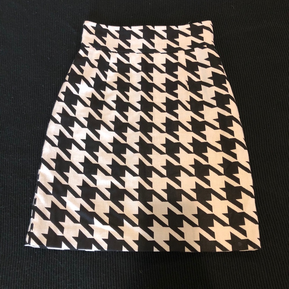 Houndstooth Antonio Melani skirt